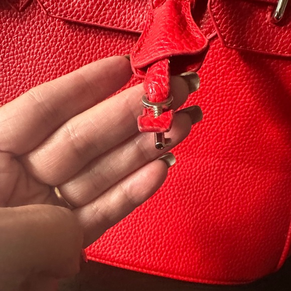 Elegant Red Pleather Handbag - Picture 4 of 15